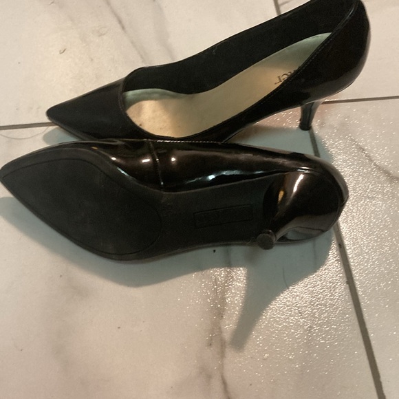 Lightly Used Black Dexter High Heels. Size 5.5. - Picture 7 of 8